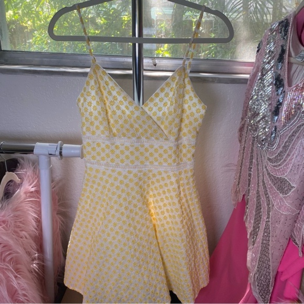 NWOT TRIXXI Yellow Flower & White Lace Popplin V-Neck Dress Size 7